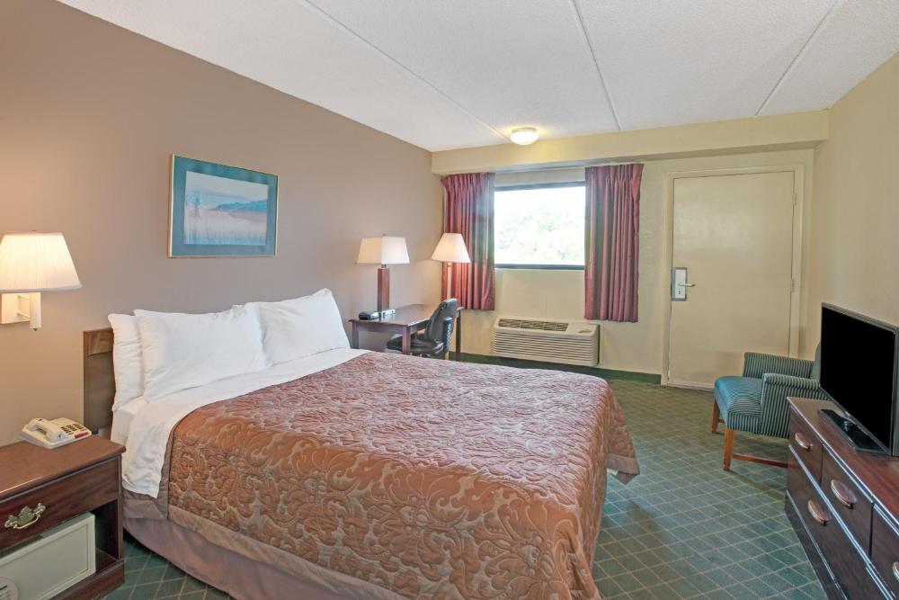 1 Double Bed, Mobility Accessible Room, Smoking interior